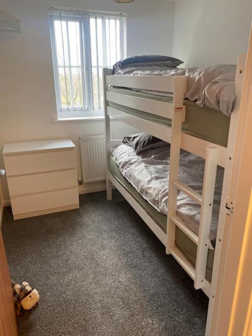 Lovely 2Nd Floor 2 Bed Flat Sleeps 4 Doncaster Bagian luar foto