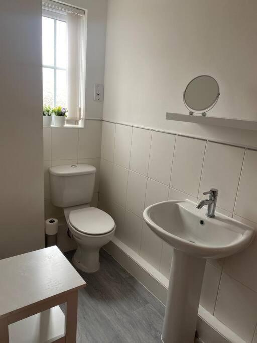 Lovely 2Nd Floor 2 Bed Flat Sleeps 4 Doncaster Bagian luar foto